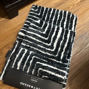 Black and White Striped Bath Mat